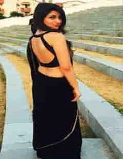 Busty escorts in Connaught Place
